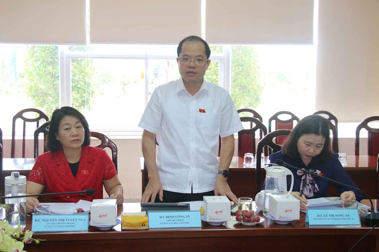 Phó Chủ nhiệm Ủy ban Văn hóa, Giáo dục Đinh Công Sỹ phát biểu tại cuộc làm việc với UBND quận 7 Ủy ban Văn hóa, Giáo dục khảo sát việc thực hiện pháp luật với nhà giáo và trẻ mầm non tại quận 7, TP. Hồ Chí Minh -0