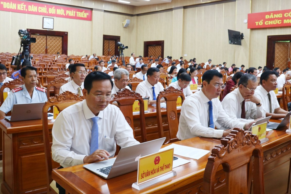 Các đại biểu dự kỳ họp HĐND tỉnh Kiên Giang khai mạc Kỳ họp thứ 24 xem xét 15 Nghị quyết