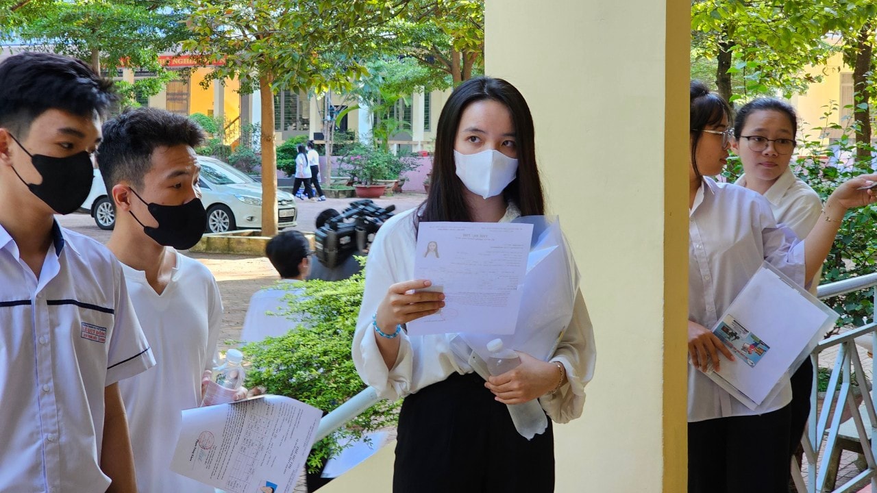 Hơn 21.000 thí sinh Đắk Lắk bước vào ngày thi đầu tiên kỳ thi tốt nghiệp THPT năm 2024