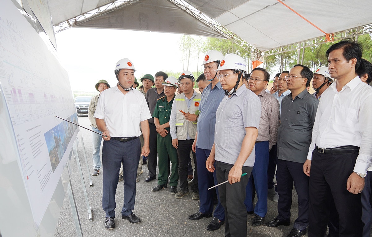 Quảng Bình: Dồn lực giao mặt bằng cao tốc Bắc - Nam trước mùa mưa -0