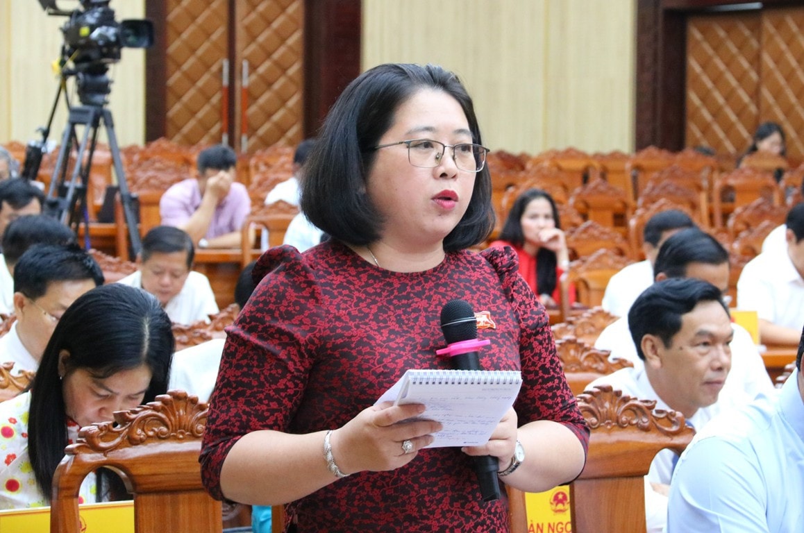 Đại biểu Đặng Thị Hồng Gấm chất vấn về công tác phân luồng, hướng nghiệp học sinh sau khi tốt nghiệp THCS Kiên Giang: Kiên Giang tăng trưởng GRDP cao nhất trong 5 năm qua