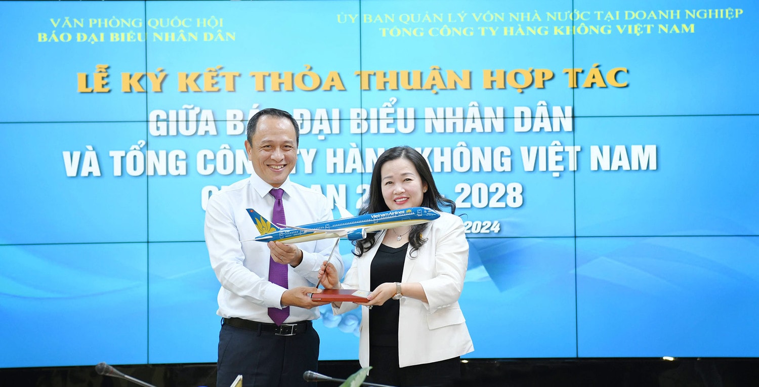 Báo Đại biểu Nhân dân và Vietnam Airlines ký kết thỏa thuận hợp tác -0