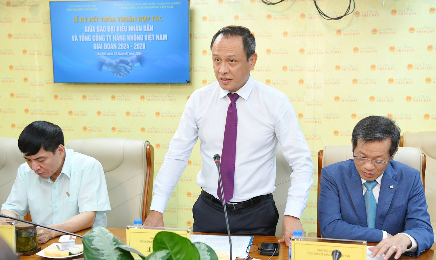 Báo Đại biểu Nhân dân và Vietnam Airlines ký kết thỏa thuận hợp tác -0