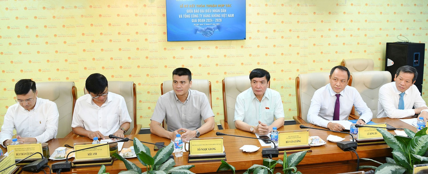 Báo Đại biểu Nhân dân và Vietnam Airlines ký kết thỏa thuận hợp tác -0