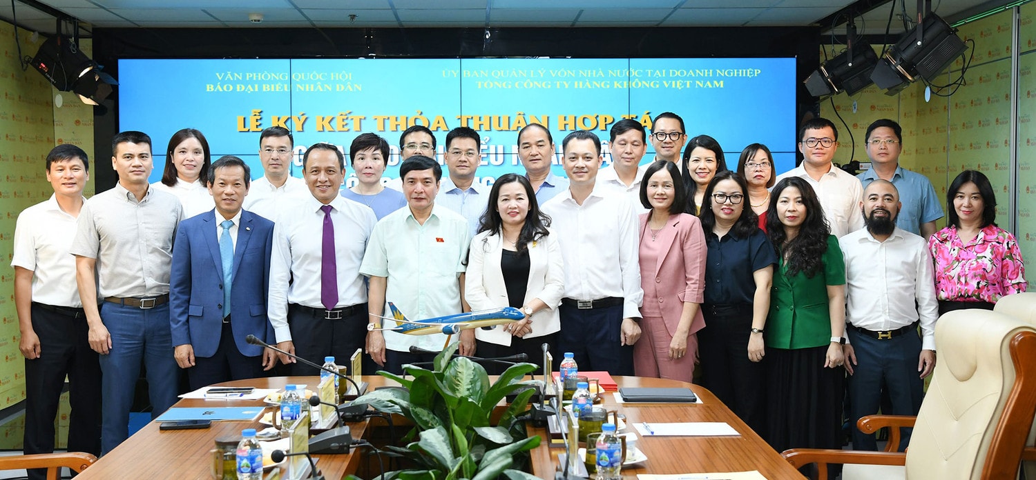 Báo Đại biểu Nhân dân và Vietnam Airlines ký kết thỏa thuận hợp tác -0