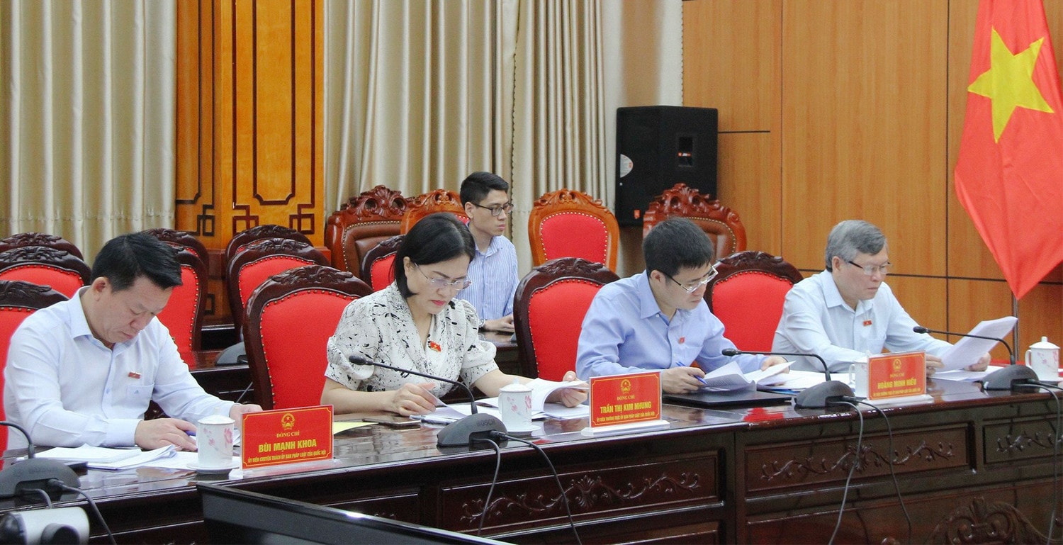 Ủy ban Pháp luật khảo sát việc thực hiện pháp luật về hoạt động giám sát của Quốc hội và HĐND -0