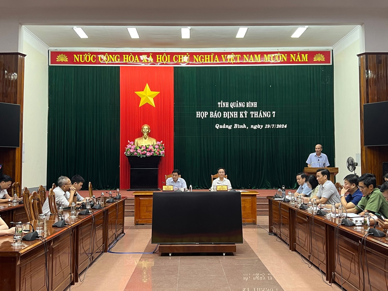 Nhiều VĐV nước ngoài tham dự giải chạy kỷ niệm 420 năm hình thành tỉnh Quảng Bình -0