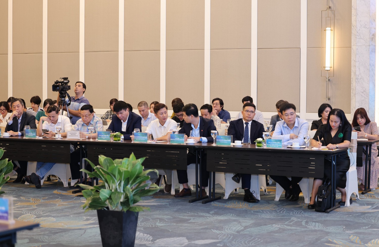 Bàn về giải pháp nâng hạng, gọi vốn và phát triển nhà đầu tư tổ chức