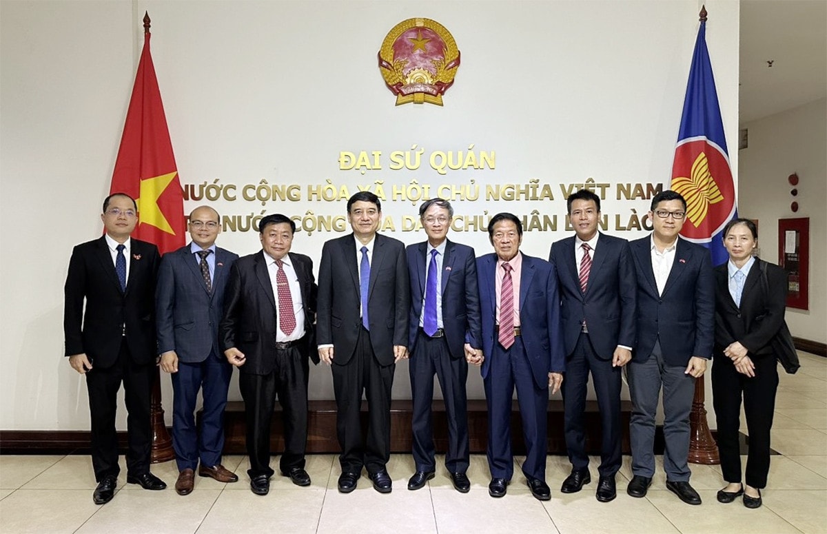 Hội Hữu nghị Việt Nam - Lào thăm, làm việc tại Lào -1
