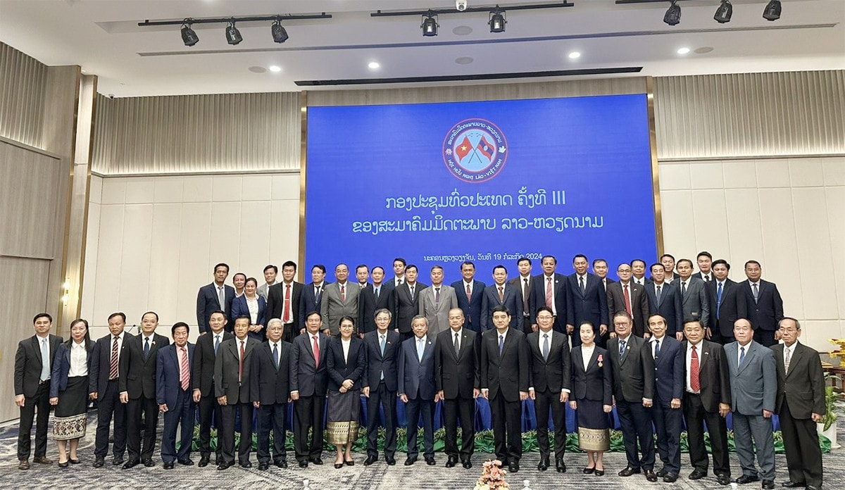 Hội Hữu nghị Việt Nam - Lào thăm, làm việc tại Lào -4