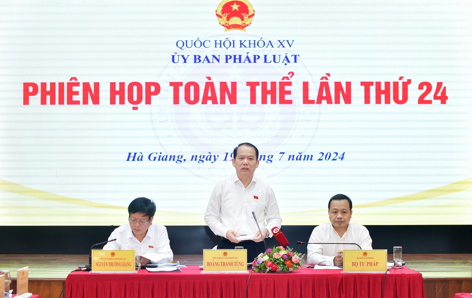 Ủy ban Pháp luật thẩm tra đề nghị bổ sung 2 dự án luật vào Chương trình xây dựng luật, pháp lệnh năm 2024
