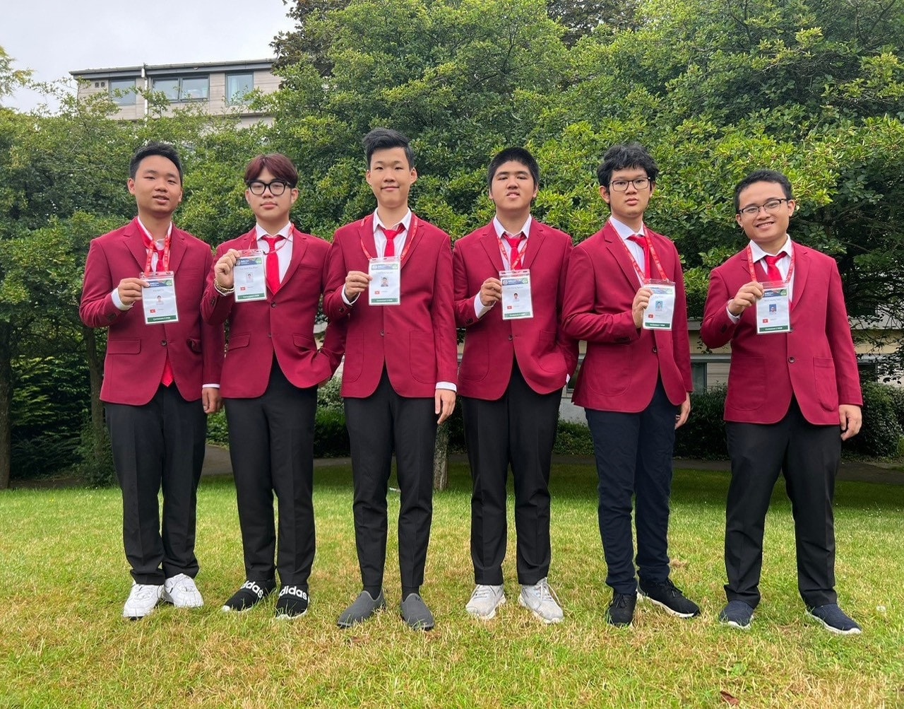 đội tuyển việt nam tham dự olympic toán học quốc tế 2024 2.jpg -0