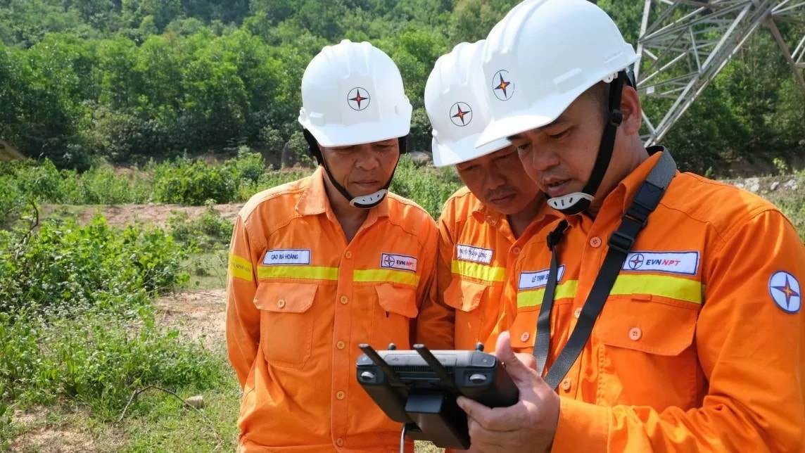 6 tháng đầu năm 2024, EVN đưa vào vận hành 57 công trình lưới điện từ 110kV đến 500kV. Ảnh: EVN