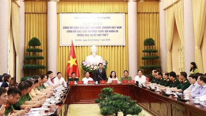 toàn cảnh Họp báo công bố lệnh của Chủ tịch Nước về 6 luật Quốc hội thông qua tại Kỳ họp thứ Bảy - Ảnh H.Ngọc