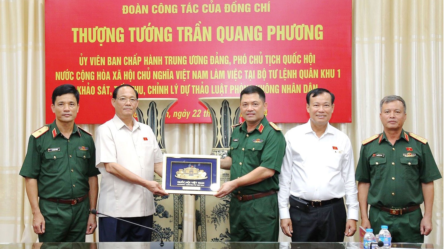 Phó Chủ tịch Quốc hội, Thượng tướng Trần Quang Phương làm việc với Bộ Tư lệnh Quân khu I -0