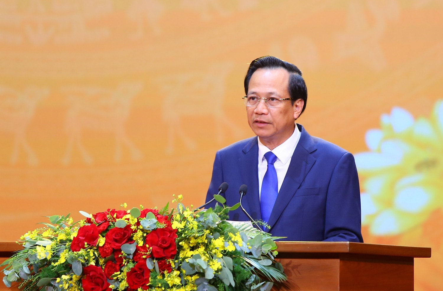 Hoàn thiện chính sách, nâng cao mức sống cho người có công -0