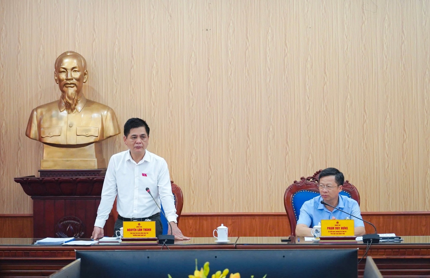 Phó Chủ tịch Hội đồng Dân tộc Nguyễn Lâm Thành phát biểu tại cuộc làm việc - Ảnh H.Ngọc