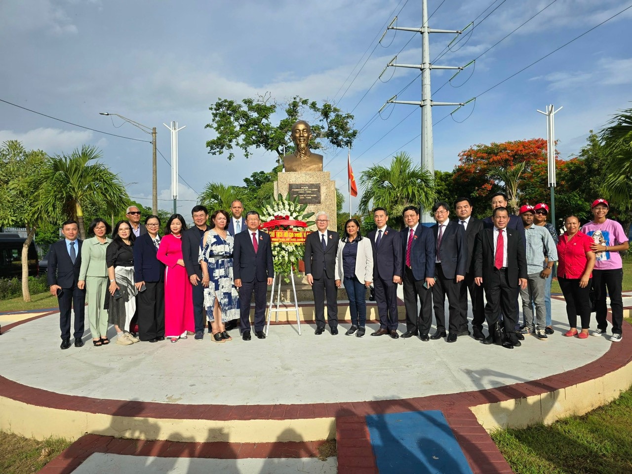 Đoàn Ủy ban Đối ngoại thăm làm việc tại Cộng hoà Dominicana