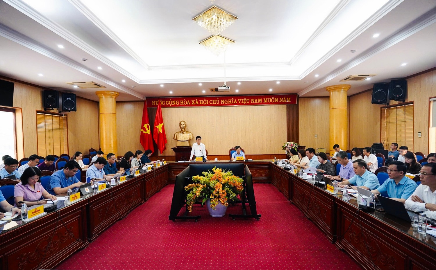 toàn cảnh cuộc làm việc - Ảnh H.Ngọc