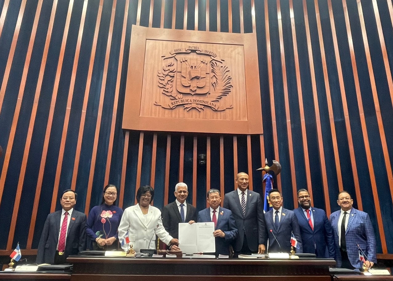 Đoàn Ủy ban Đối ngoại thăm làm việc tại Cộng hoà Dominicana