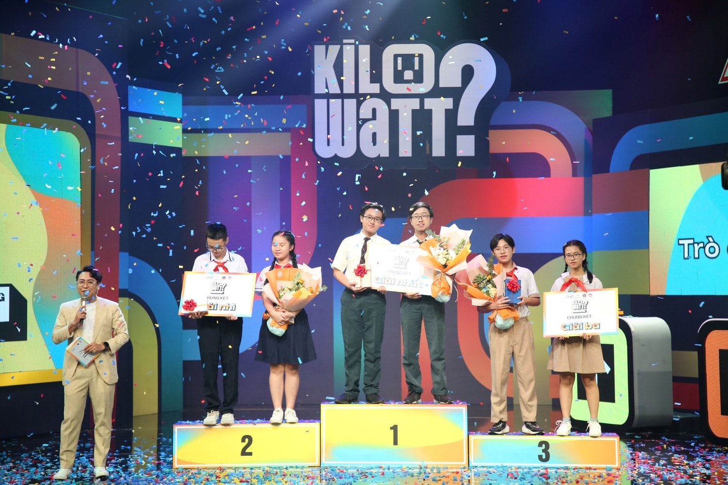 Các đội Nhất, Nhì và Ba nhận giải thưởng Chương trình Games show “Kilowatt?” năm 2024 Tổ chức thành công cuộc thi truyền hình về sử dụng điện an toàn tiết kiệm -0