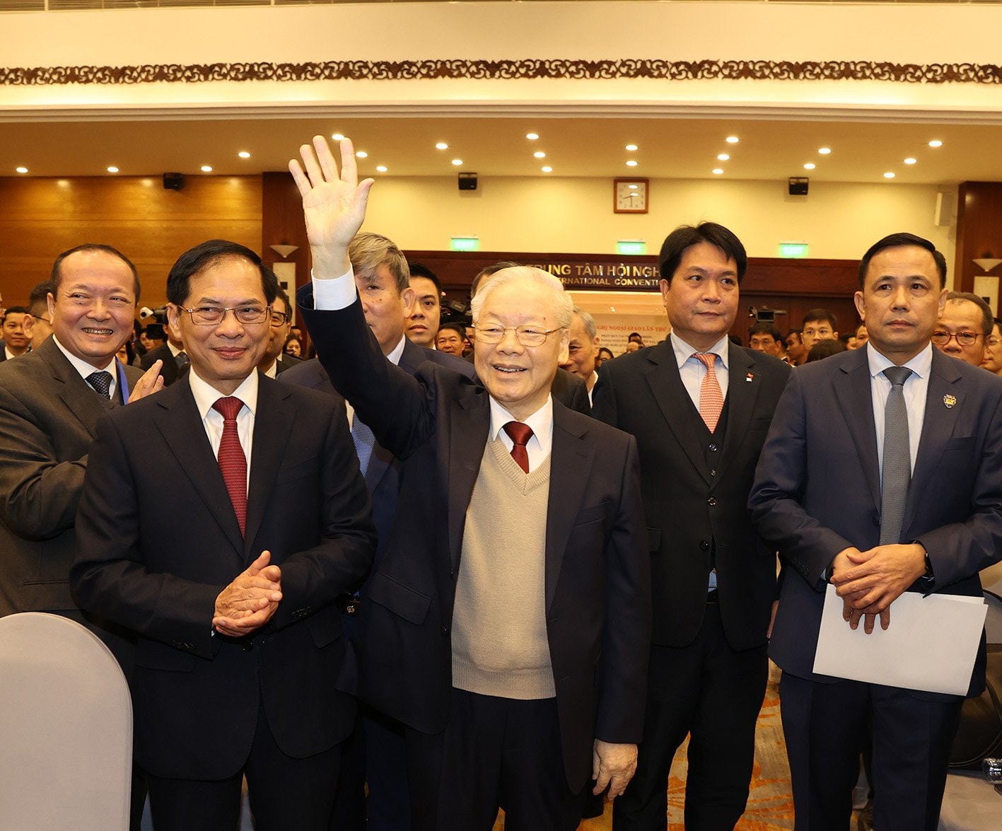 General Secretary Nguyen Phu Trong attended and chaired the 32th Diplomatic Conference in December 2023. Photo: Tri Dung GENERAL SECRETARY NGUYEN PHU TRONGAN OUTSTANDING LEADER WITH REMARKABLE CONTRIBUTIONS TO ELEVATING VIETNAM'S DIPLOMACY -0