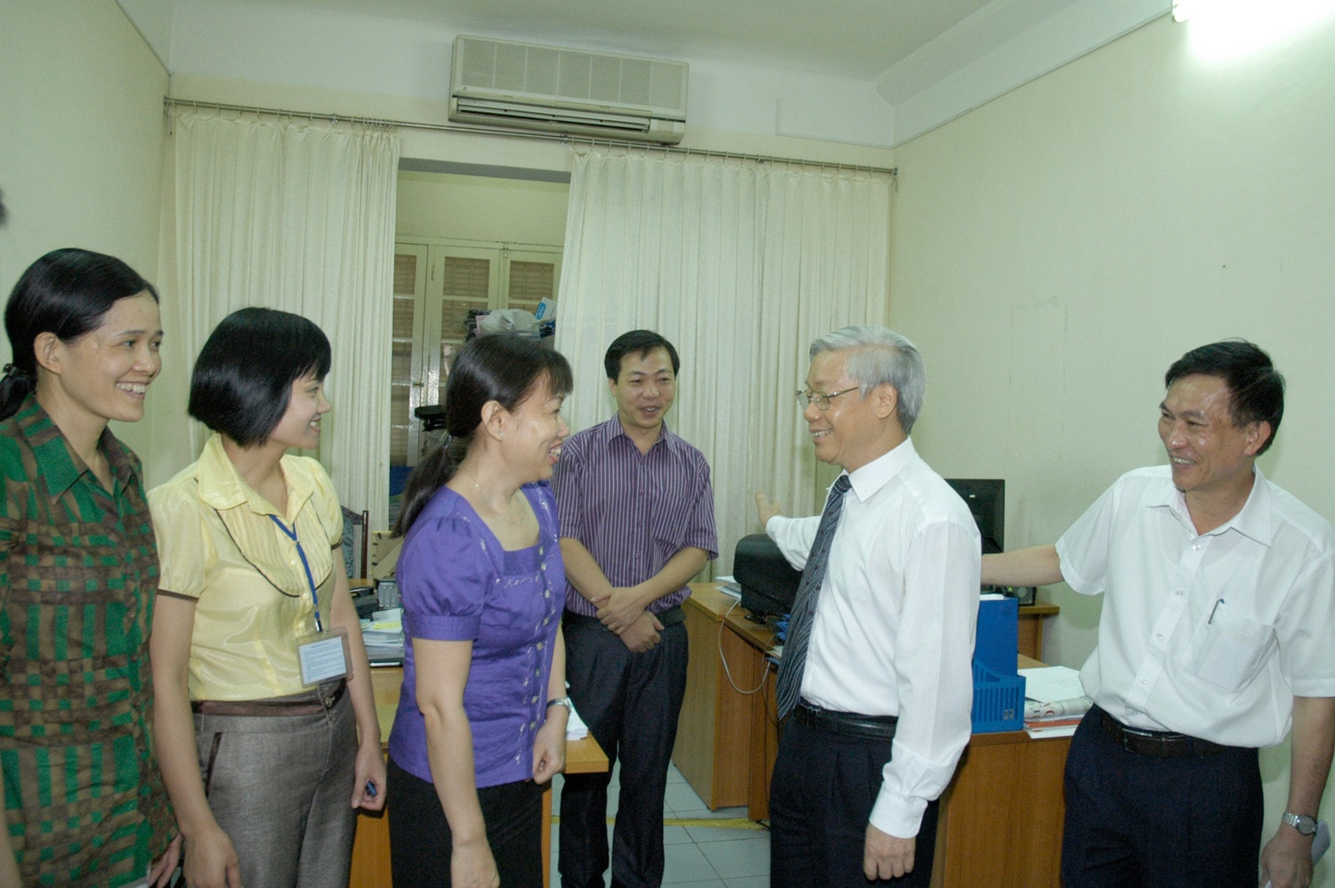 “Tờ báo của chúng ta bây giờ là tiếng nói của Quốc hội, diễn đàn của đại biểu Quốc hội và cử tri” -2