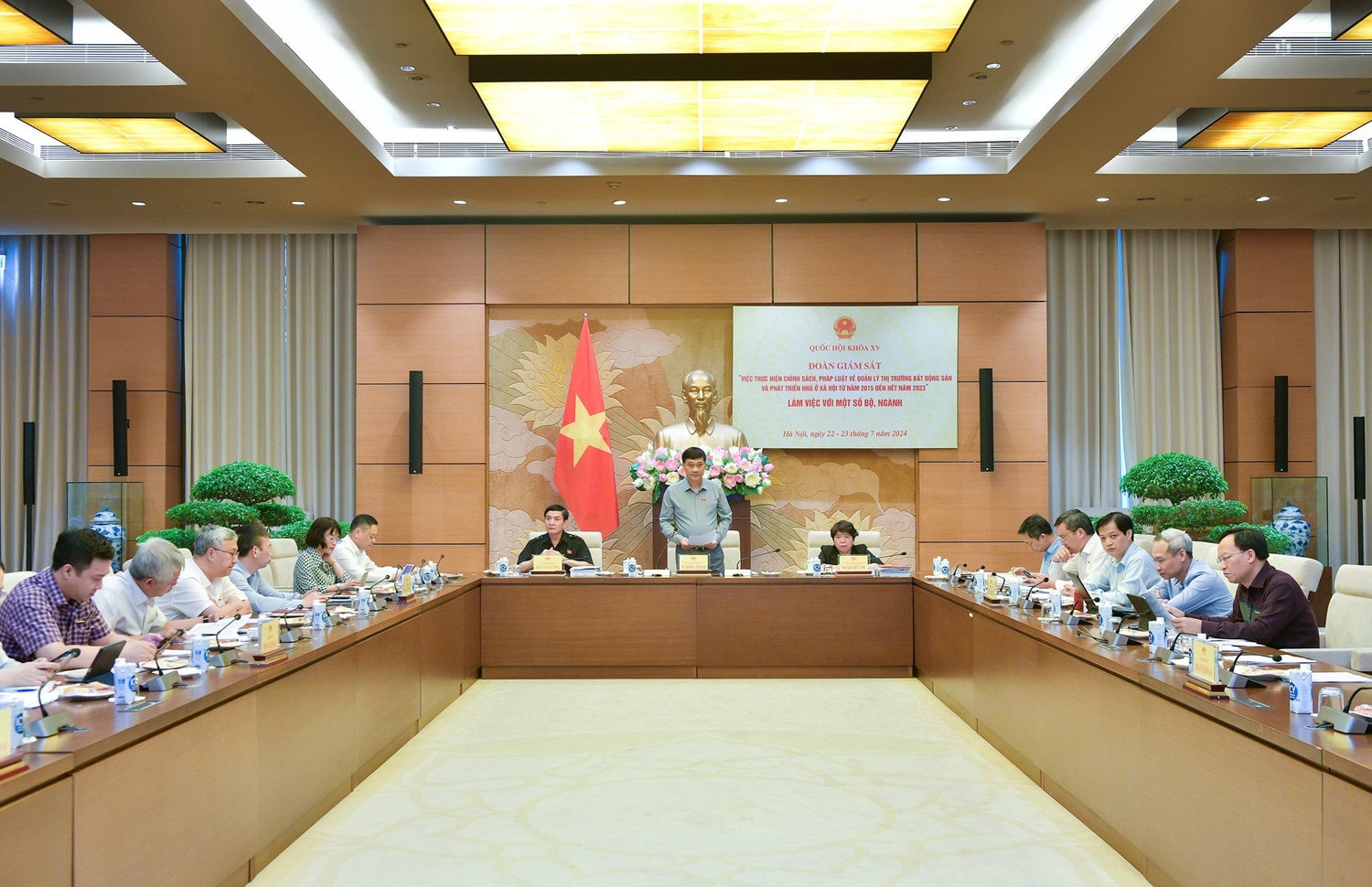 Đoàn giám sát của Quốc hội làm việc với 4 bộ, cơ quan về quản lý thị trường bất động sản, phát triển nhà ở xã hội -0