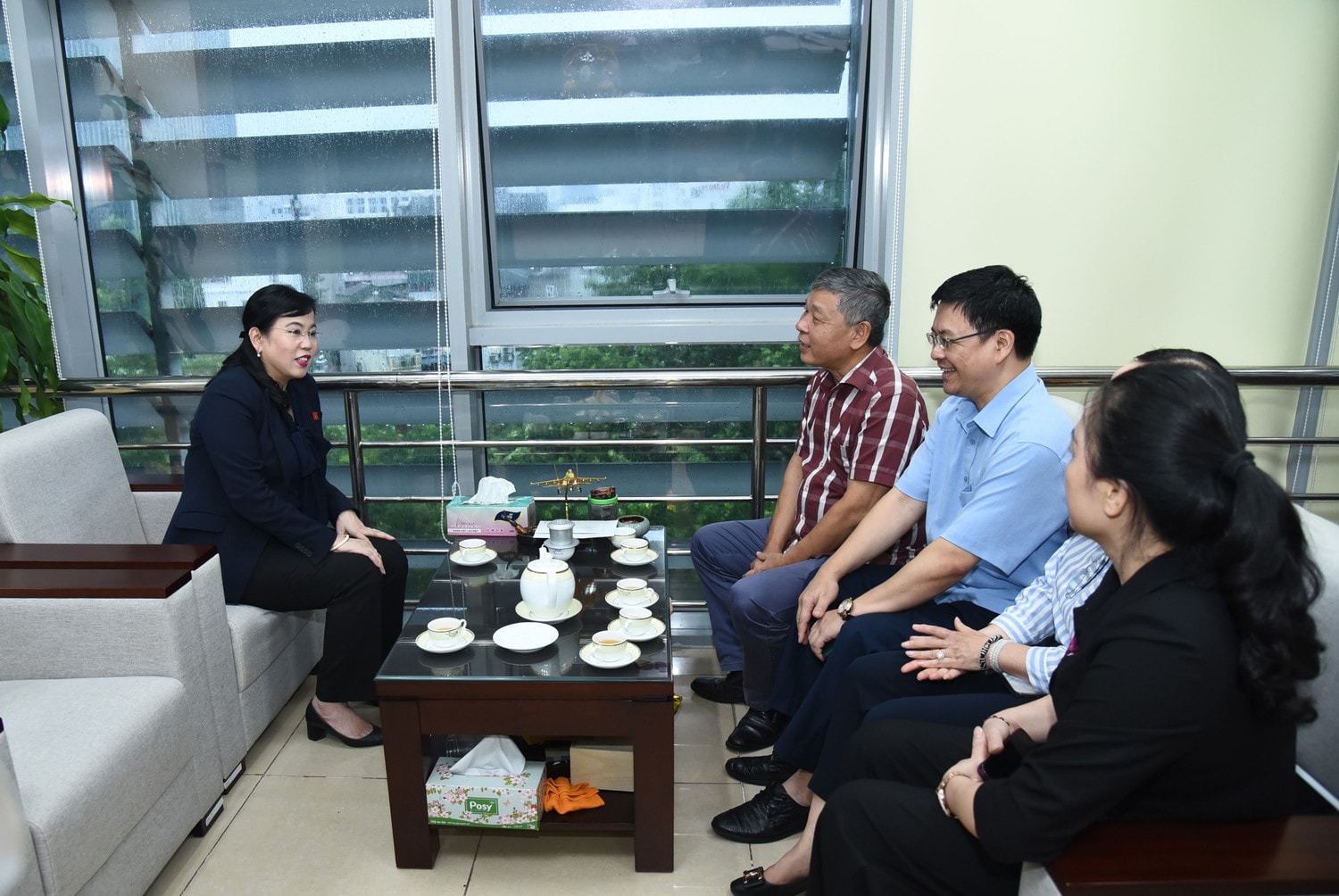 Trưởng Ban Công tác đại biểu Nguyễn Thanh Hải tri ân thân nhân gia đình liệt sĩ đang công tác tại Quốc hội ảnh 2 Trưởng ban Công tác đại biểu Nguyễn Thanh Hải tri ân gia đình liệt sĩ đang công tác tại Quốc hội -0