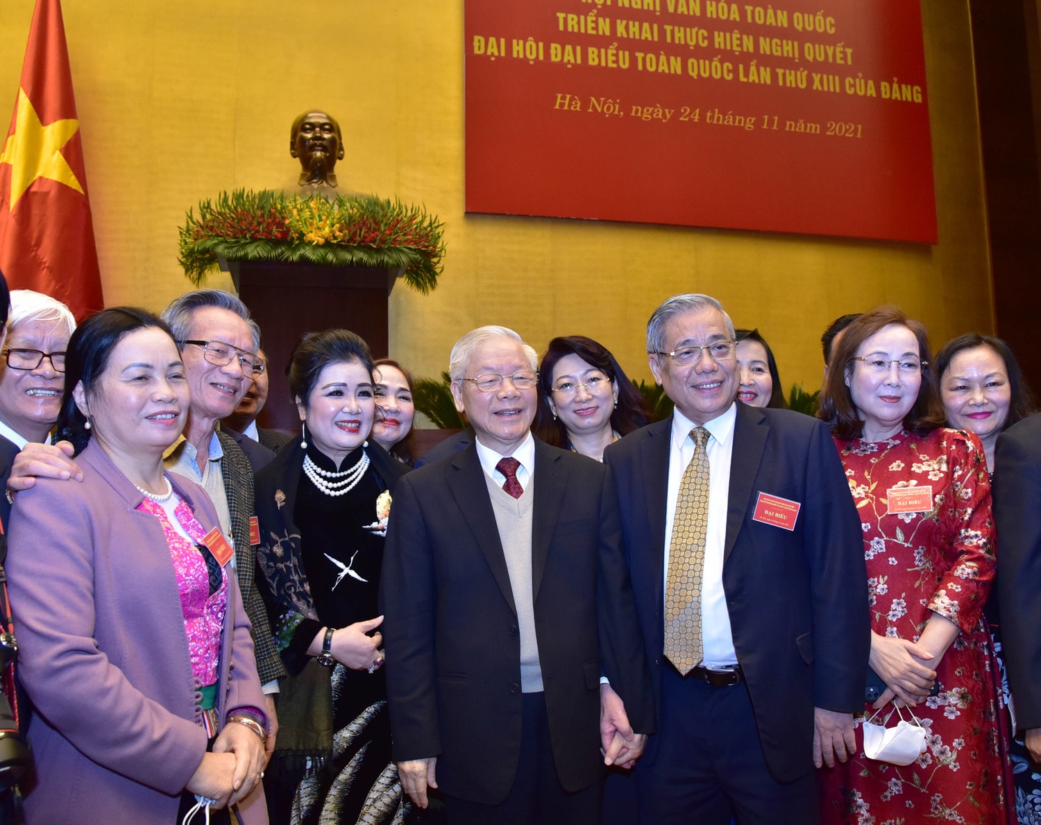 Tổng Bí thư Nguyễn Phú Trọng với văn nghệ sĩ, trí thức tại Hội nghị Văn hóa toàn quốc năm 2021 - Ảnh: Lâm Hiển