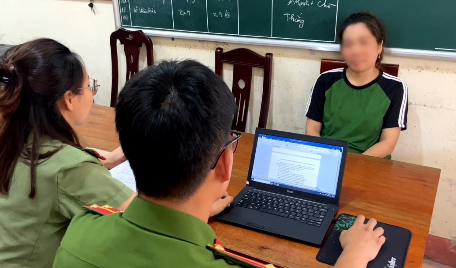 Nghệ An: Lừa bé gái sang nước ngoài rồi bán 180 triệu -0
