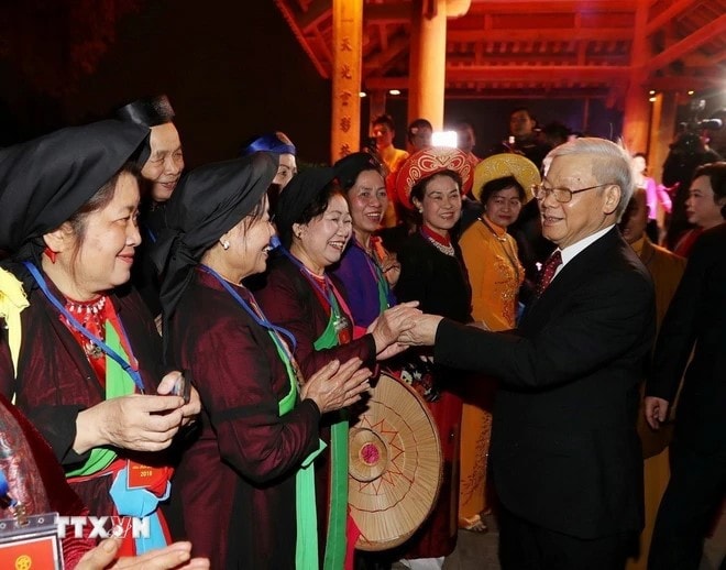 Tổng Bí thư Nguyễn Phú Trọng thăm hỏi và chúc Tết văn nghệ sỹ, Hà Nội, 15.2.2018 - Ảnh: Trí Dũng