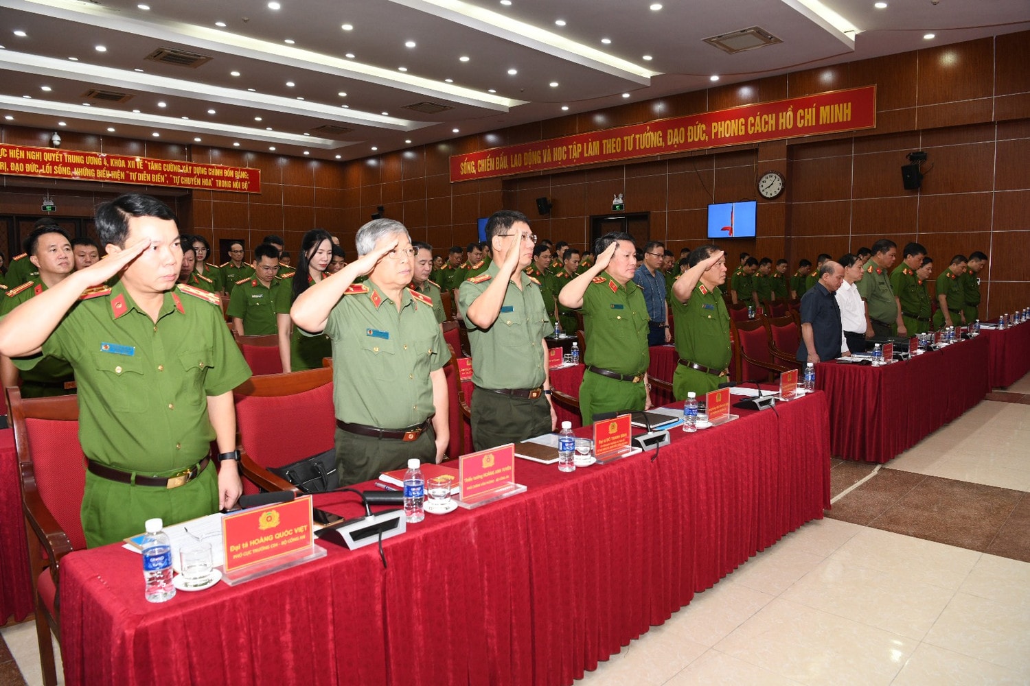 Không còn tình trạng tội phạm lộng hành, mua bán ma túy công khai trên tuyến Tây Bắc -0