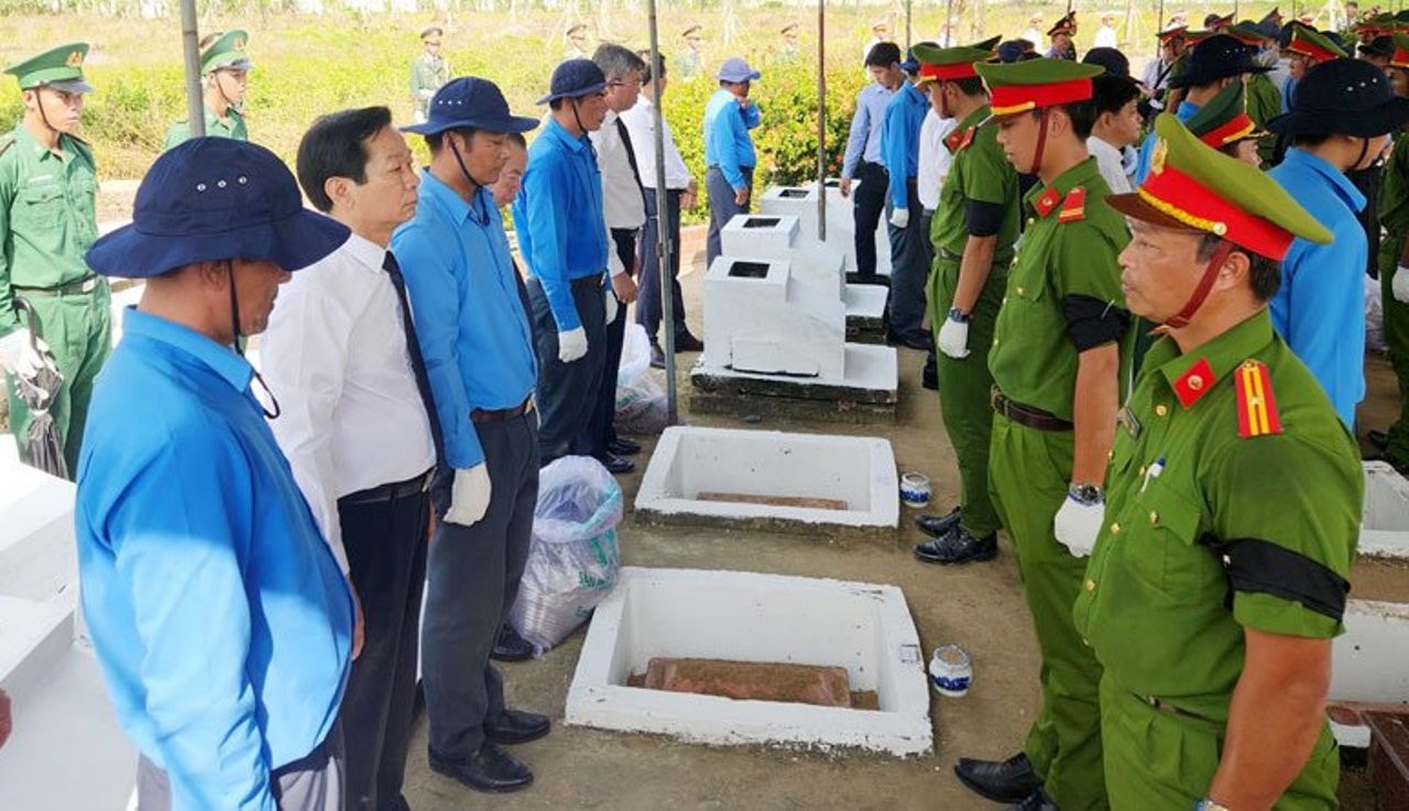 Kiên Giang: Truy điệu, an táng 28 hài cốt liệt sĩ