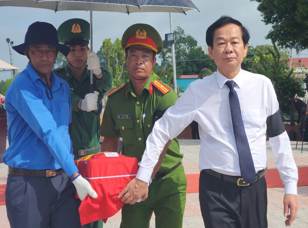 Kiên Giang: Truy điệu, an táng 28 hài cốt liệt sĩ