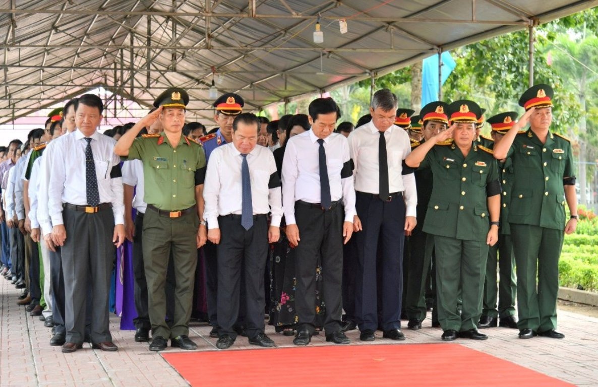 Kiên Giang: Truy điệu, an táng 28 hài cốt liệt sĩ