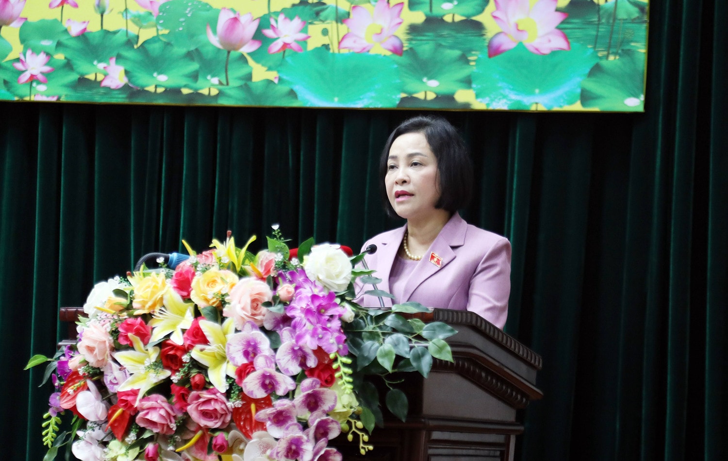 Phó Chủ tịch Quốc hội Nguyễn Thị Thanh phát biểu Phó Chủ tịch Quốc hội Nguyễn Thị Thanh thăm, tặng quà các gia đình chính sách tại Ninh Bình -0