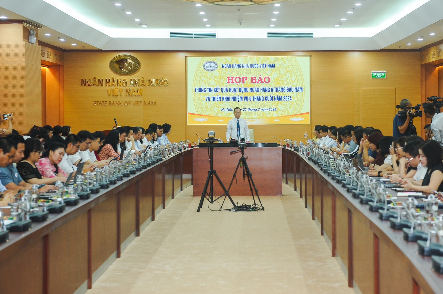 Toàn cảnh cuộc họp báo. Nguồn: SBV.