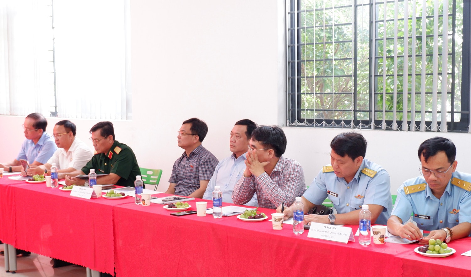 Các đại biểu tại cuộc làm việc