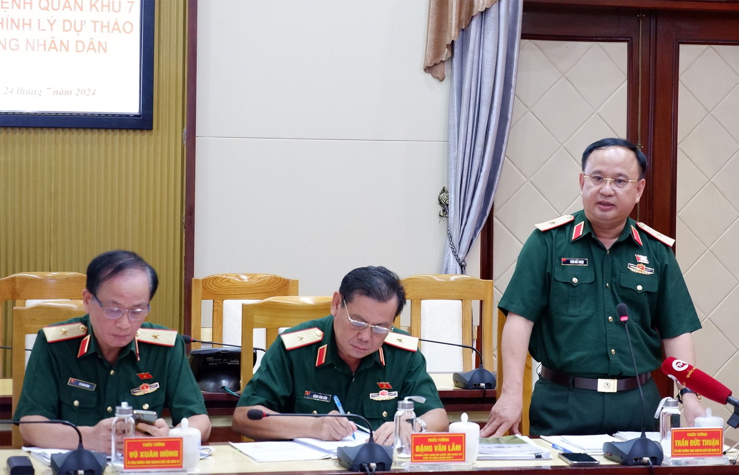 Đoàn khảo sát của Ủy ban Quốc phòng và An ninh làm việc với Bộ Tư lệnh Quân khu 7 -0