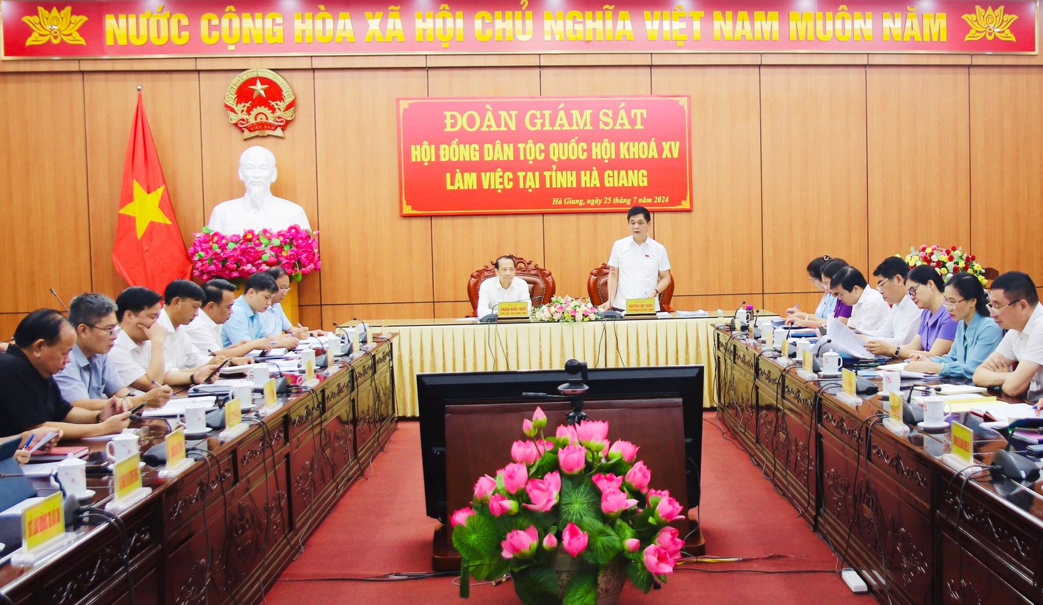 toàn cảnh cuộc làm việc - Ảnh H.Ngọc