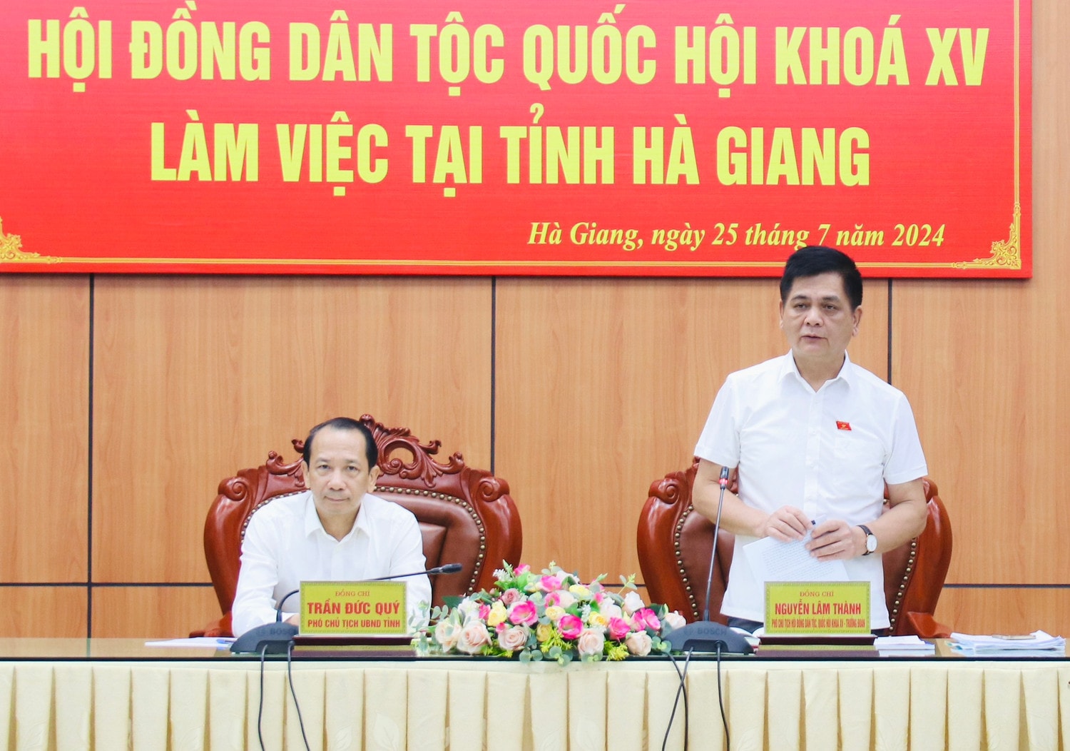 Phó Chủ tịch Hội đồng Dân tộc Nguyễn Lâm Thành phát biểu tại cuộc làm việc - Ảnh H.Ngọc