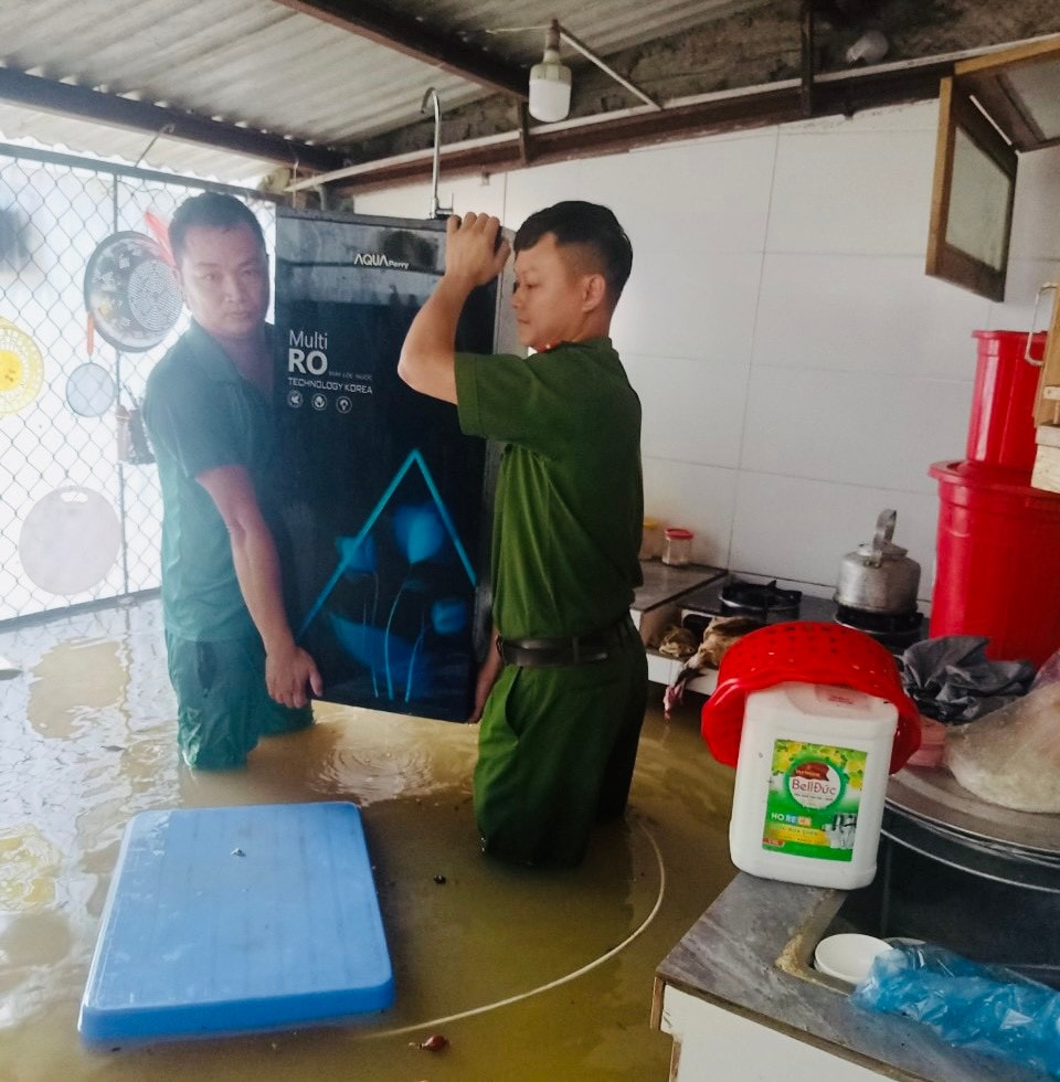 Công an Hà Nội chủ động ứng phó, khắc phục các sự cố thiên tai do ảnh hưởng của cơn bão số 2 -0