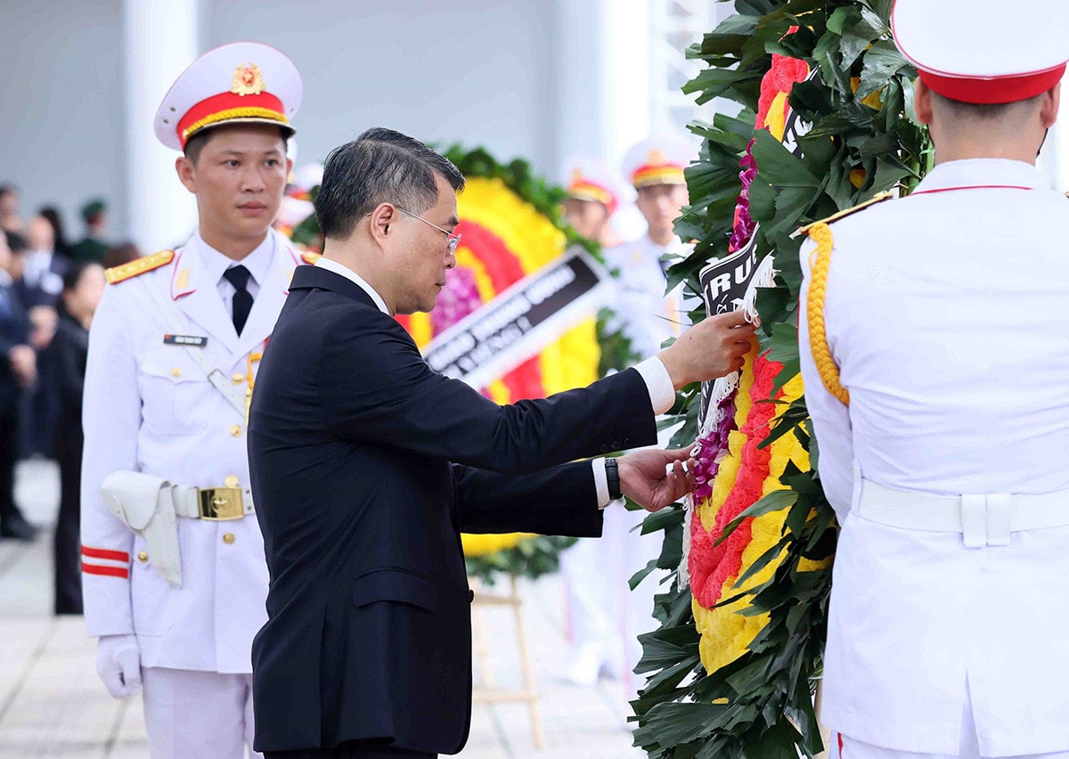 Lãnh đạo Đảng, Nhà nước, Mặt trận Tổ quốc Việt Nam viếng Tổng Bí thư Nguyễn Phú Trọng -0