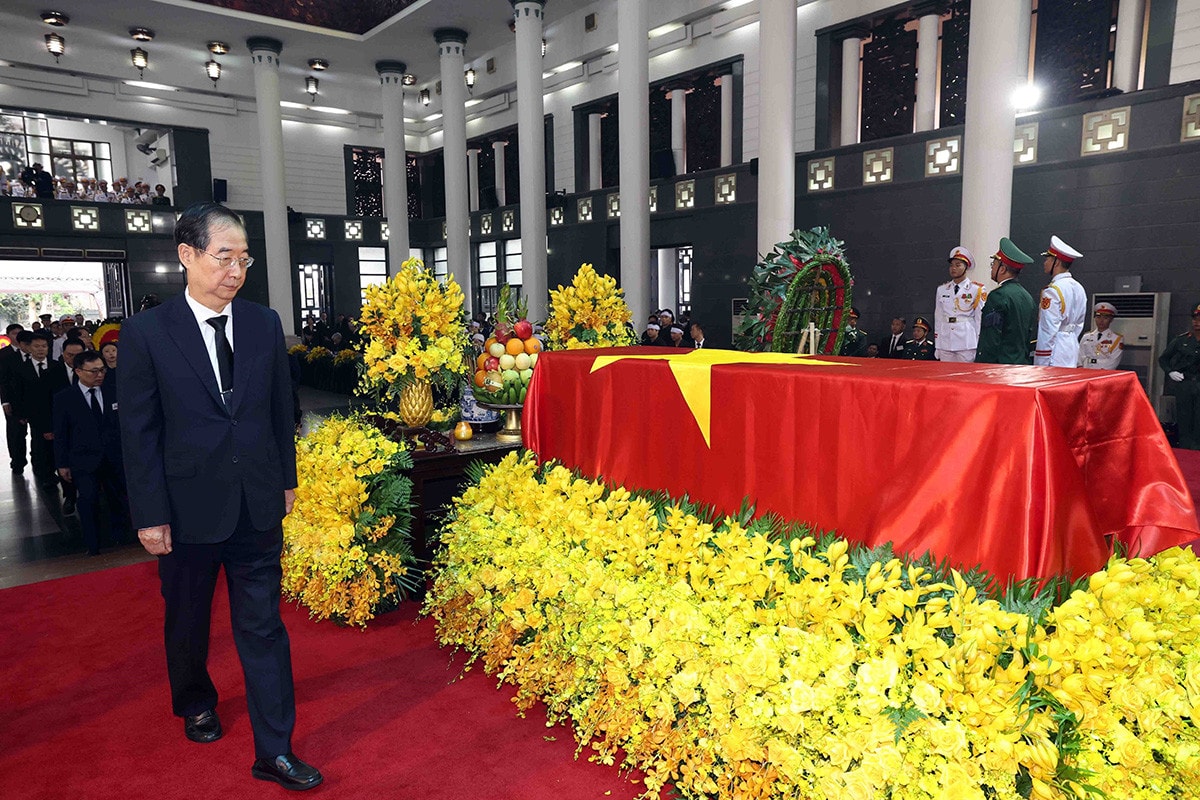 Lãnh đạo nhiều nước, các Đại sứ, tổ chức quốc tế viếng Tổng Bí thư Nguyễn Phú Trọng -0