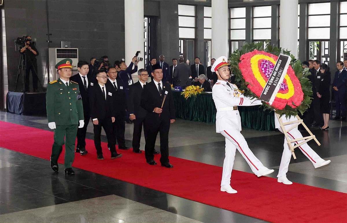 Lãnh đạo nhiều nước, các Đại sứ, tổ chức quốc tế viếng Tổng Bí thư Nguyễn Phú Trọng -0