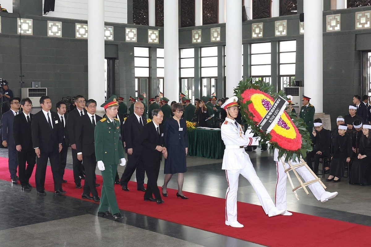 Lãnh đạo nhiều nước, các Đại sứ, tổ chức quốc tế viếng Tổng Bí thư Nguyễn Phú Trọng -0