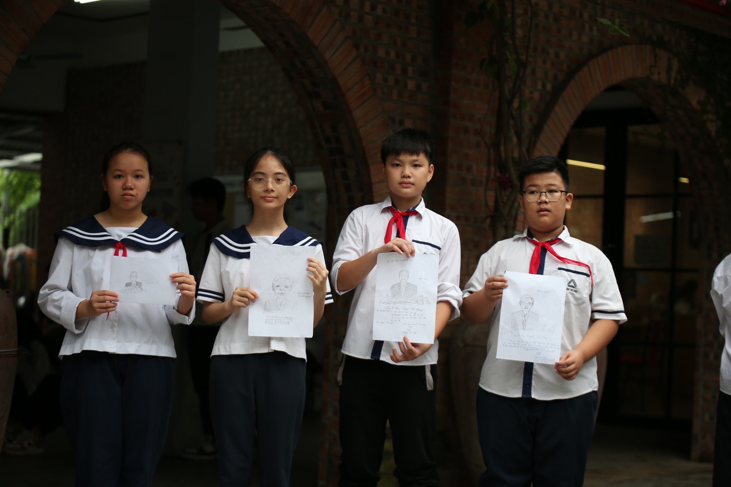 Học sinh vẽ tranh tưởng niệm Tổng Bí thư Nguyễn Phú Trọng Thầy và trò Trường THCS&THPT Lương Thế Vinh thực hiện Lễ tưởng niệm Tổng Bí thư Nguyễn Phú Trọng -0
