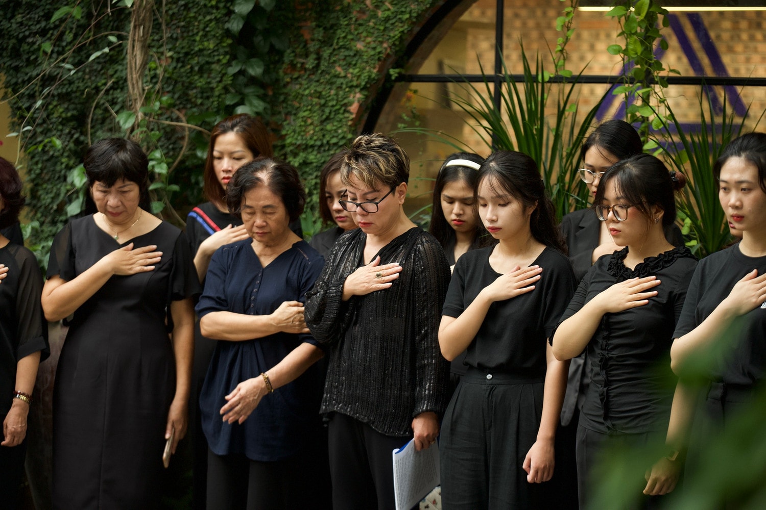 Thầy và trò Trường THCS&THPT Lương Thế Vinh thực hiện Lễ tưởng niệm Tổng Bí thư Nguyễn Phú Trọng -0