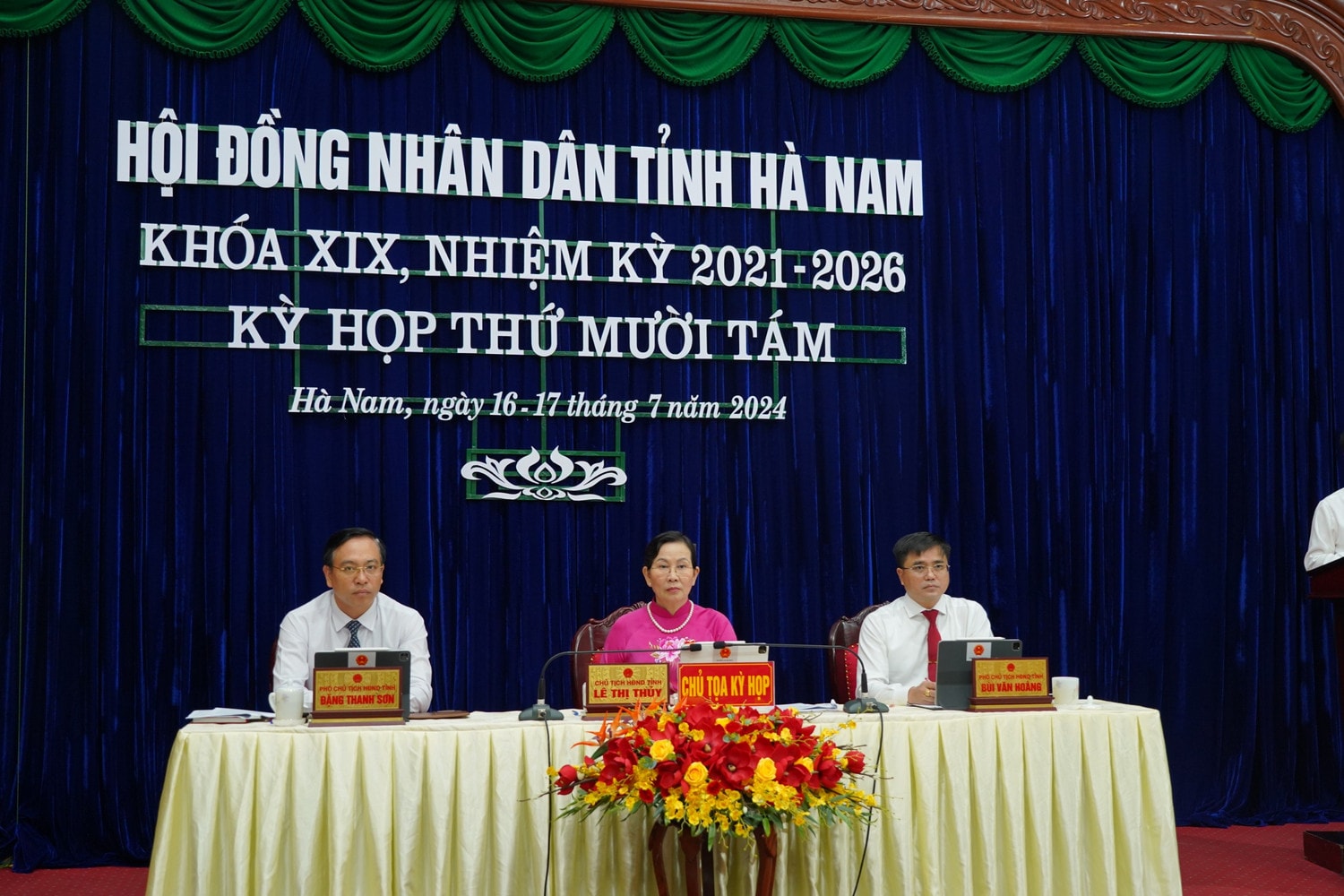 Kỳ họp thứ 18, HĐND tỉnh Hà Nam Khóa XIX thành công nhờ sự điều hành linh hoạt, khoa học của Chủ tọa Kỳ họp. Ảnh: Trần Tâm 